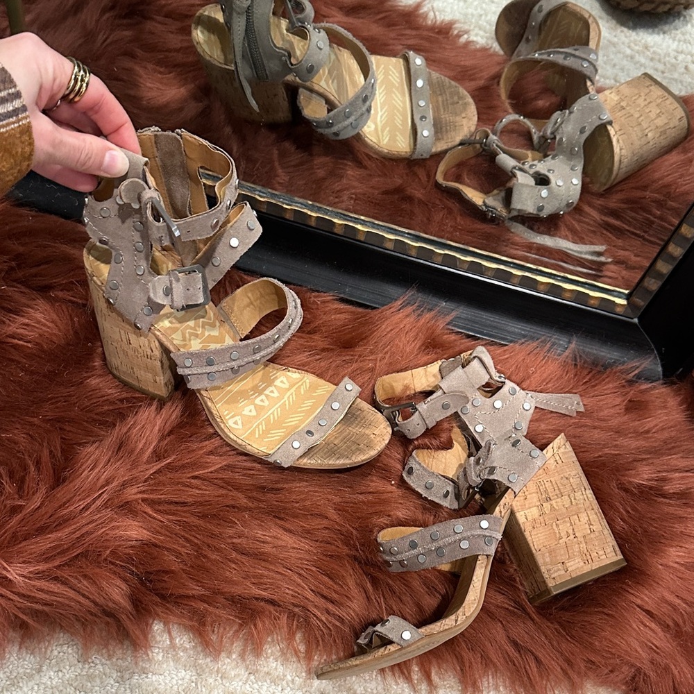 Stylish Tan Block Heel Sandals